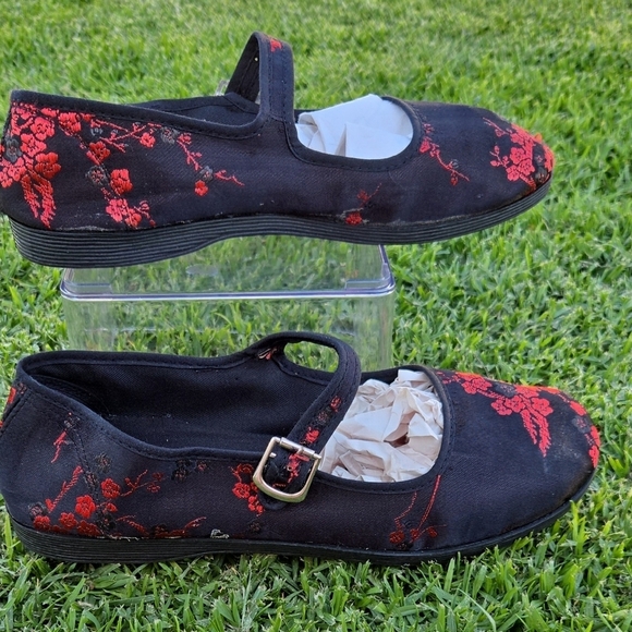 Chinesse Floral Black and Red Women's Shoes Size 10 - Picture 5 of 5
